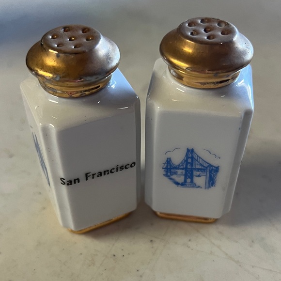 San Francisco Salt and Pepper Shakers - Picture 1 of 8